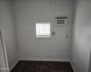 1801 W Carol Avenue - Photo Thumbnail 7