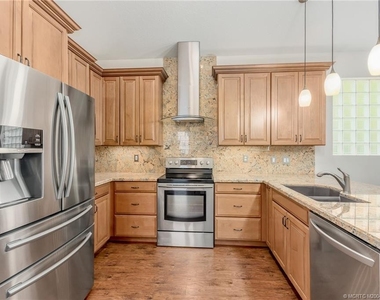 3237 Sw Solitaire Palm Drive - Photo Thumbnail 6