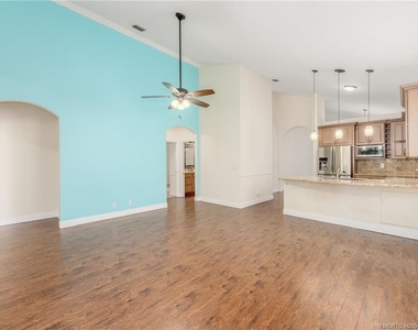 3237 Sw Solitaire Palm Drive - Photo Thumbnail 7