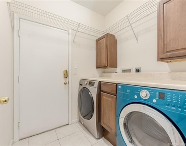 3237 Sw Solitaire Palm Drive - Photo Thumbnail 16