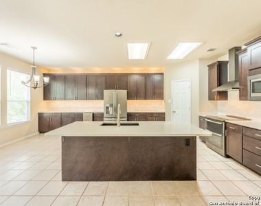 8715 Sandia Cir - Photo Thumbnail 5