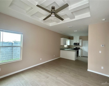 3104 Kenwood Street - Photo Thumbnail 12