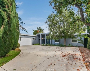 6236 Capistrano Avenue - Photo Thumbnail 19