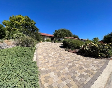 9388 Valley View Street - Photo Thumbnail 2