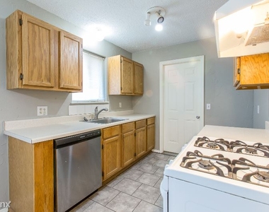 405 Rock Pl - Photo Thumbnail 12