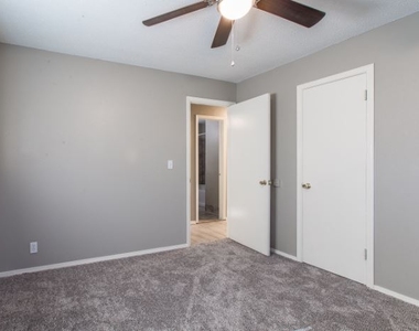 405 Rock Pl - Photo Thumbnail 6