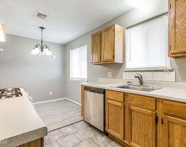 405 Rock Pl - Photo Thumbnail 16