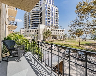 2109 Bayshore Boulevard - Photo Thumbnail 6