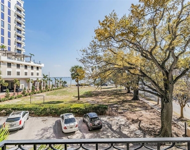 2109 Bayshore Boulevard - Photo Thumbnail 5