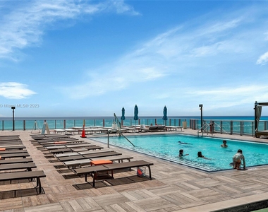 4111 S Ocean Dr - Photo Thumbnail 24