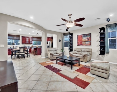 8729 Arizona Poppy Avenue - Photo Thumbnail 12