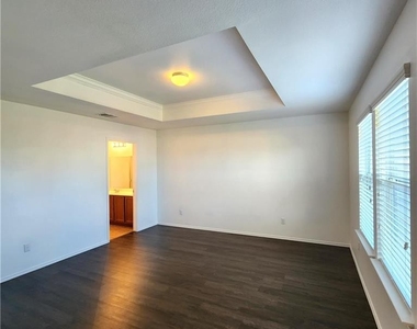 411 Taurus Drive - Photo Thumbnail 11