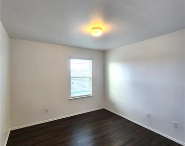 411 Taurus Drive - Photo Thumbnail 22