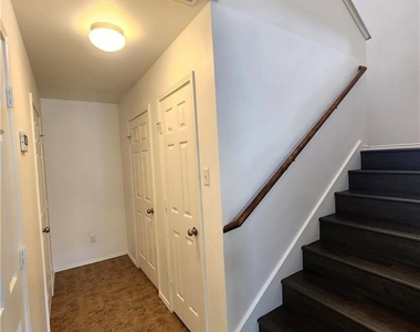411 Taurus Drive - Photo Thumbnail 8