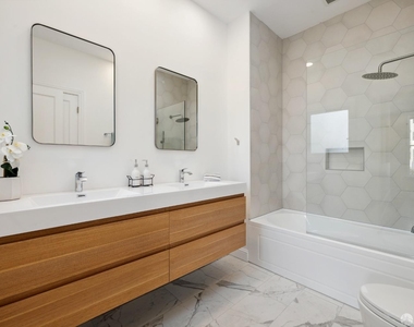 2512 Octavia Street - Photo Thumbnail 19