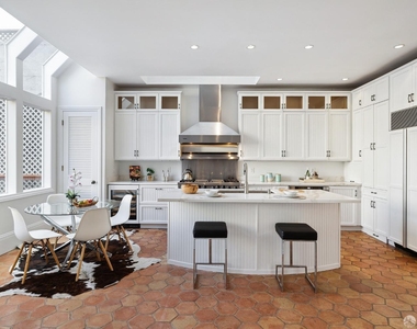 2512 Octavia Street - Photo Thumbnail 1