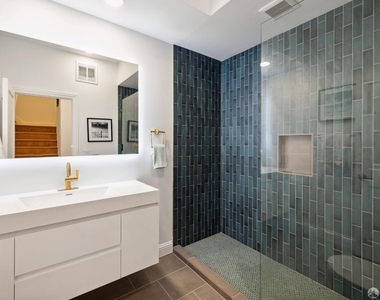 2512 Octavia Street - Photo Thumbnail 23