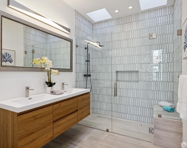 2512 Octavia Street - Photo Thumbnail 9