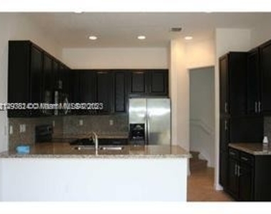 9175 Sw 39 St - Photo Thumbnail 1