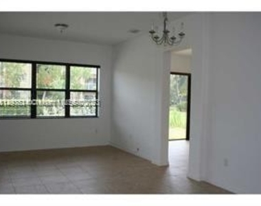 9175 Sw 39 St - Photo Thumbnail 2