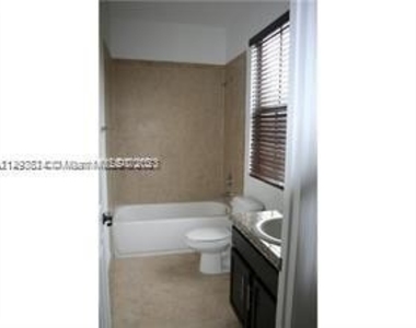 9175 Sw 39 St - Photo Thumbnail 3