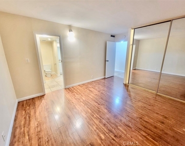 1750 E Ocean Boulevard - Photo Thumbnail 11