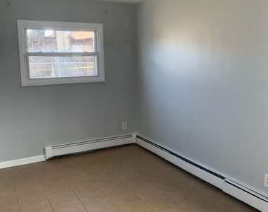 13-68 Gipson Street - Photo Thumbnail 1