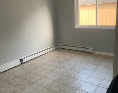 13-68 Gipson Street - Photo Thumbnail 2