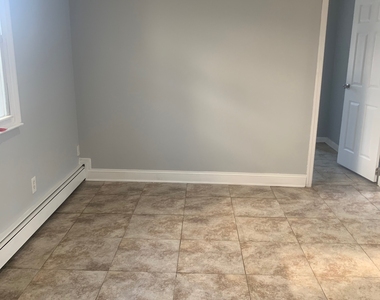 13-68 Gipson Street - Photo Thumbnail 3