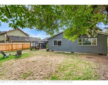 1452 Ne Kathryn Street - Photo Thumbnail 27