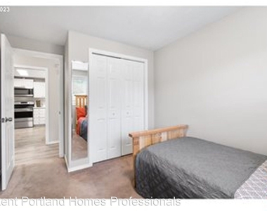 1452 Ne Kathryn Street - Photo Thumbnail 14