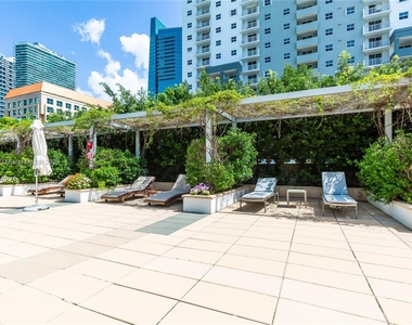 1425 Brickell Ave - Photo Thumbnail 42