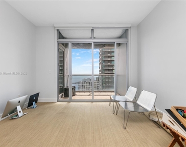 1425 Brickell Ave - Photo Thumbnail 16