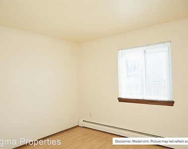 4246 S 60th St - Photo Thumbnail 2