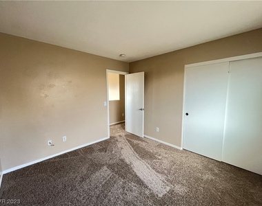 5420 Pipers Meadow Court - Photo Thumbnail 7