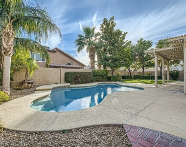 4400 Olive Tree Circle - Photo Thumbnail 17