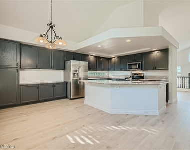 4400 Olive Tree Circle - Photo Thumbnail 9