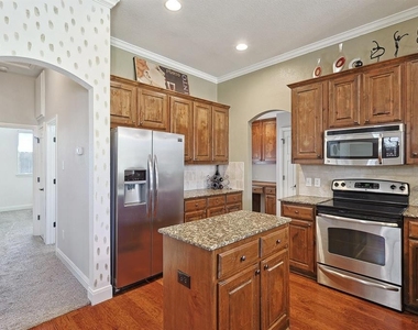 2512 Rugby Lane - Photo Thumbnail 9