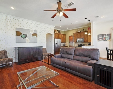 2512 Rugby Lane - Photo Thumbnail 6