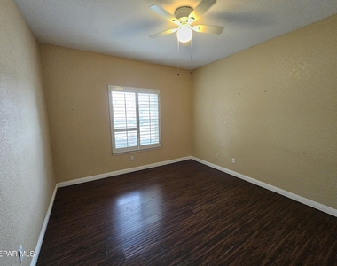 1210 Cambria Cove Place - Photo Thumbnail 11