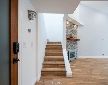 8435 Columbus Avenue - Photo Thumbnail 11