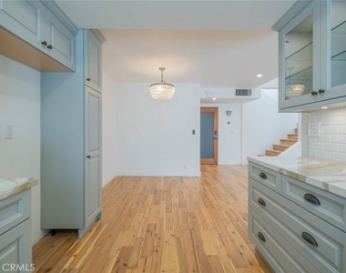 8435 Columbus Avenue - Photo Thumbnail 8