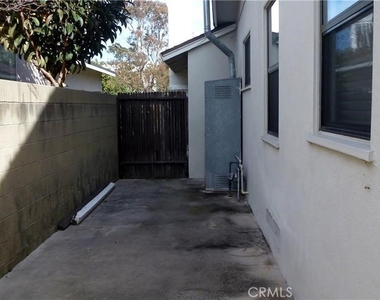 21721 Ocean Avenue - Photo Thumbnail 17