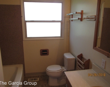 4505 Se Fieldcrest Drive - Photo Thumbnail 10