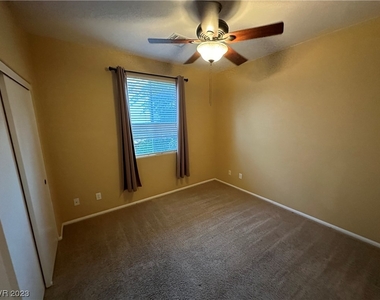 8477 Orly Avenue - Photo Thumbnail 14