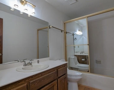 5801 W Plantation Ln - Photo Thumbnail 30