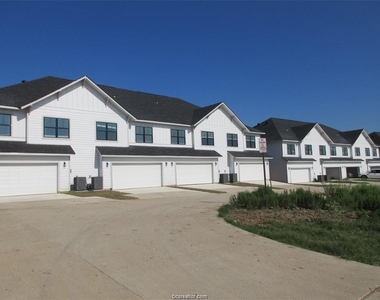 2118 Crescent Pointe Parkway - Photo Thumbnail 14