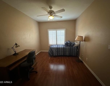 2237 E Bel Air Lane - Photo Thumbnail 20