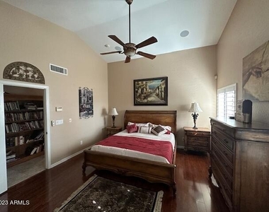 2237 E Bel Air Lane - Photo Thumbnail 27