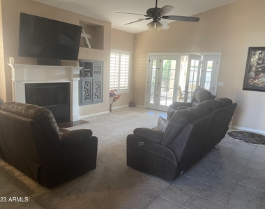 2237 E Bel Air Lane - Photo Thumbnail 33